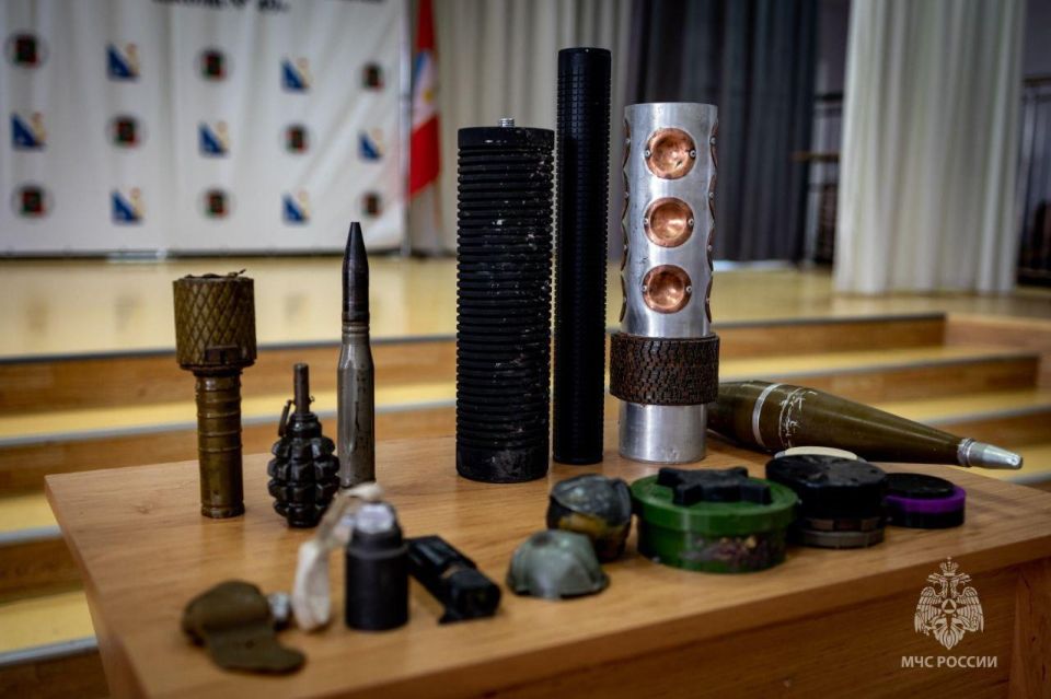 В севастопольской школе провели урок о боеприпасах