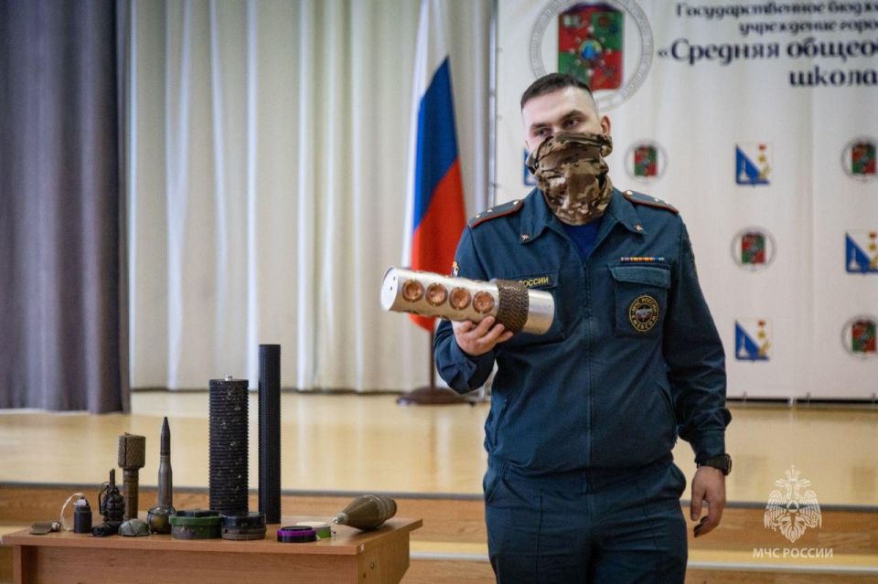 В севастопольской школе провели урок о боеприпасах В севастопольской школе провели урок о боеприпасах