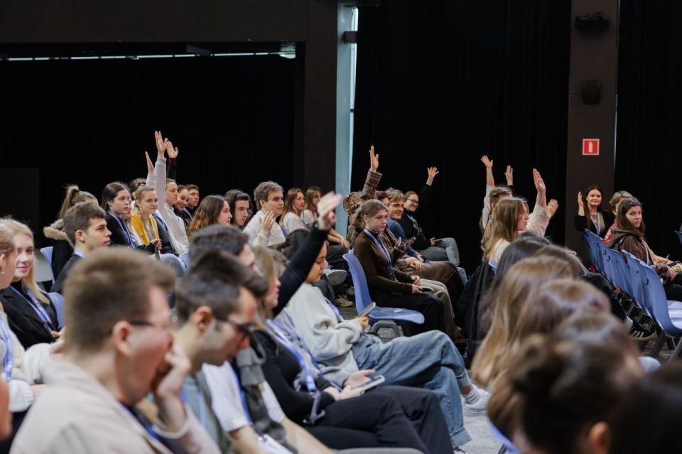 ��������� �������: �������� - � �������.. � ��� �������� �������� ������� � �������� �������� � ��������������� ������� "������������� �����������. ��������� ���", ������� �������� �� ���� ���-�������� "�������" � ��������...