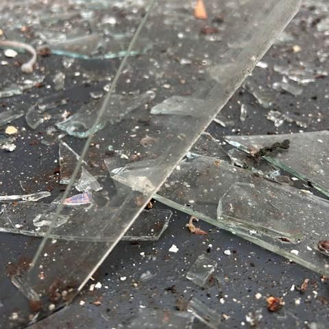 Сбитый дрон, который сдетонировал во дворе на Гоголя, был начинён поражающими металлическими шариками, сообщил Развожаев Сбитый дрон, который сдетонировал во дворе на Гоголя, был начинён поражающими металлическими шариками, сообщил Развожаев