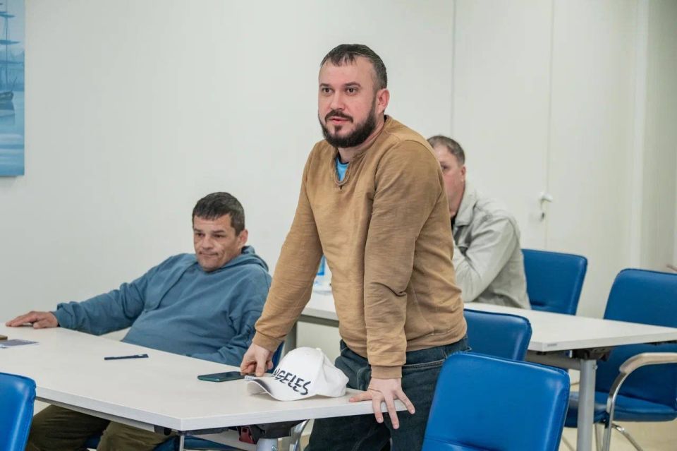 Михаил Развожаев: В Центре «Мой бизнес» стартовала программа «СВОй старт» для ветеранов СВО и членов их семей, которые хотят открыть или развить собственное дело Михаил Развожаев: В Центре «Мой бизнес» стартовала программа «СВОй старт» для ветеранов СВО и членов их семей, которые хотят открыть или развить собственное дело