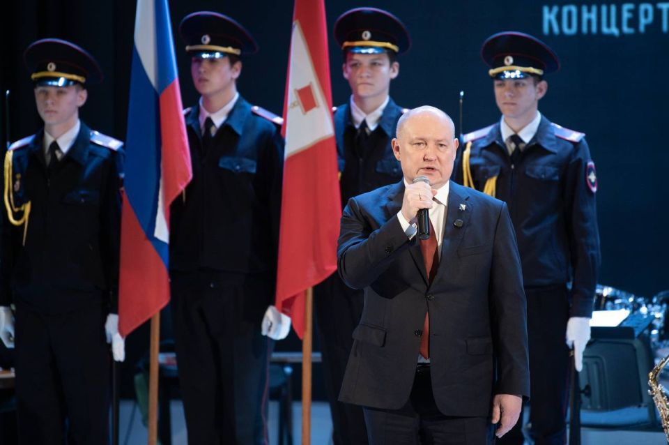 Губернатор Севастополя поздравил сотрудников органов внутренних дел с наступающими праздниками