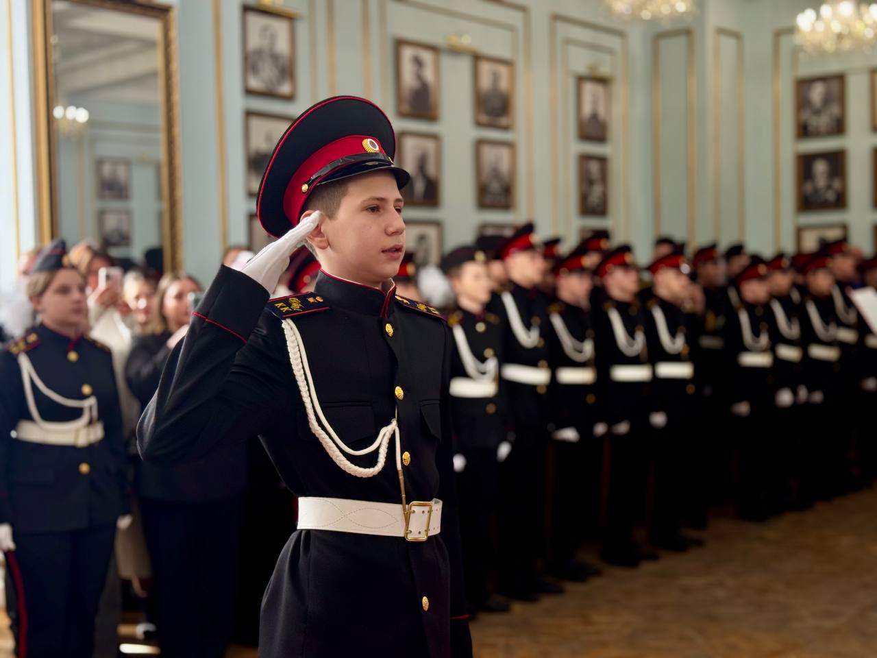 Игорь Михеев: В Екатерининском зале Дома офицеров Черноморского флота состоялась торжественная церемония, ставшая точкой отсчета нового этапа в жизни Севастопольского кадетского корпуса СК России имени В.И. Истомина Игорь Михеев: В Екатерининском зале Дома офицеров Черноморского флота состоялась торжественная церемония, ставшая точкой отсчета нового этапа в жизни Севастопольского кадетского корпуса СК России имени В.И. Истомина
