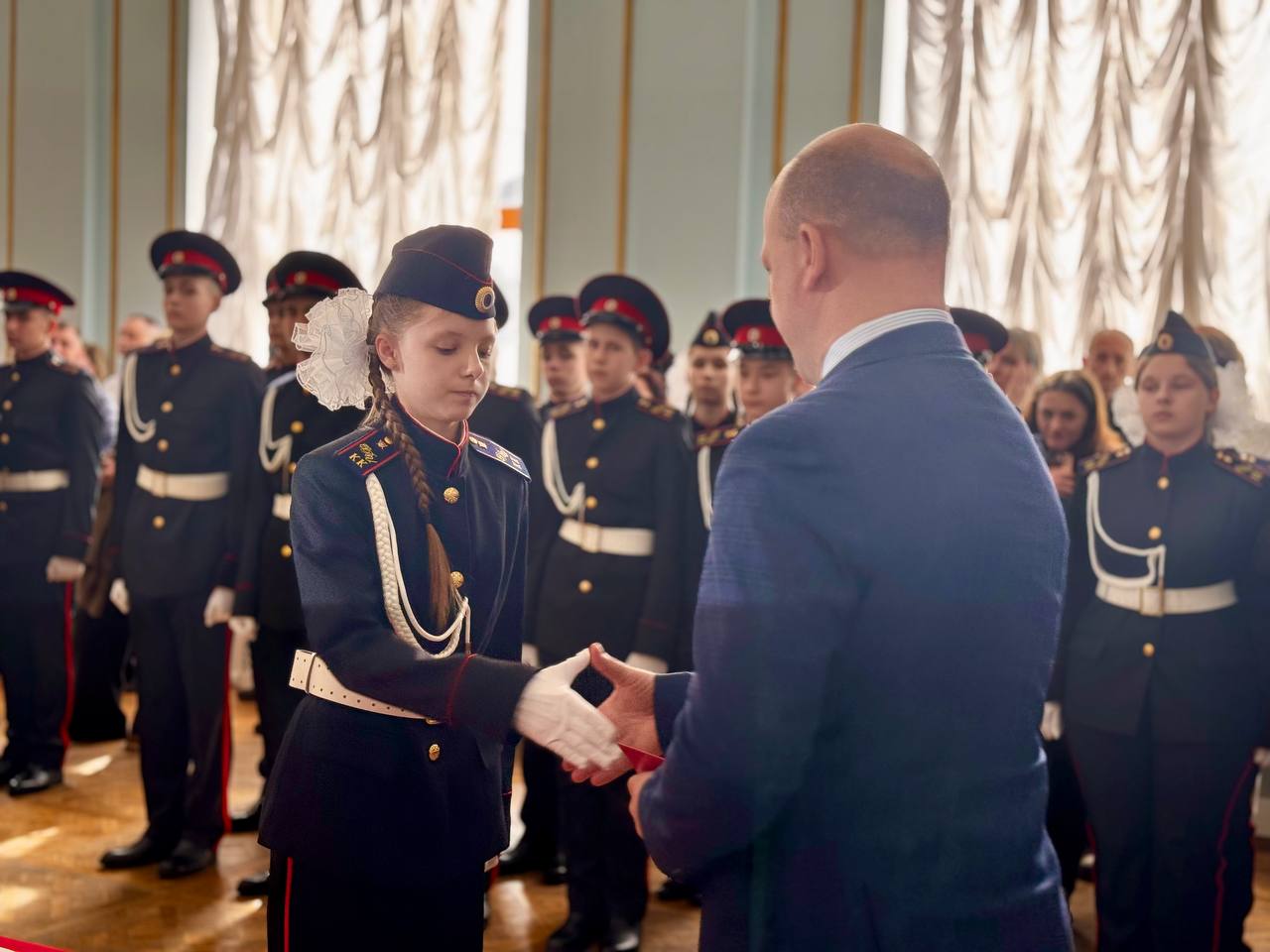 Игорь Михеев: В Екатерининском зале Дома офицеров Черноморского флота состоялась торжественная церемония, ставшая точкой отсчета нового этапа в жизни Севастопольского кадетского корпуса СК России имени В.И. Истомина Игорь Михеев: В Екатерининском зале Дома офицеров Черноморского флота состоялась торжественная церемония, ставшая точкой отсчета нового этапа в жизни Севастопольского кадетского корпуса СК России имени В.И. Истомина