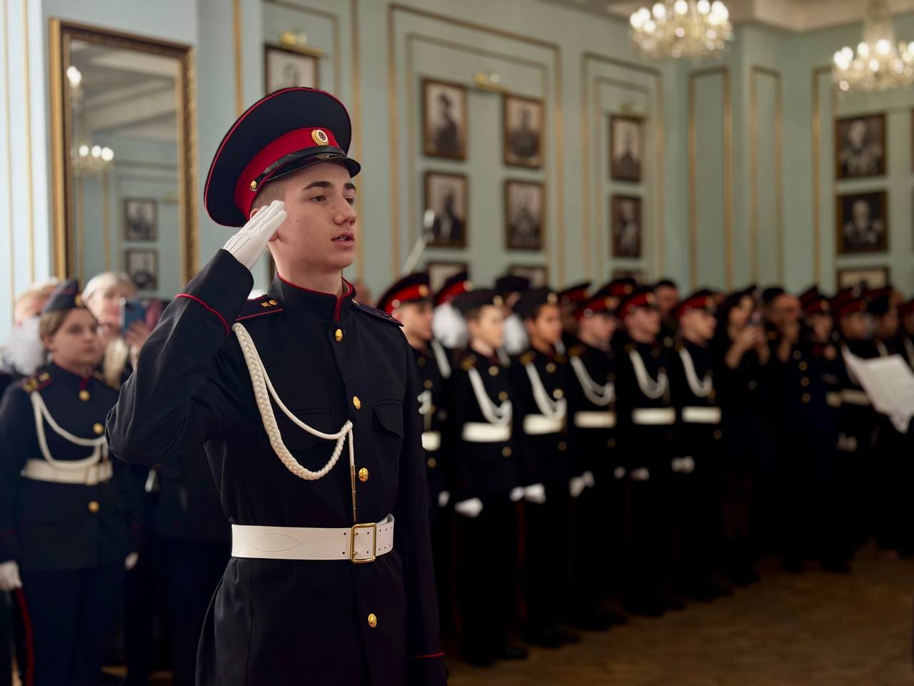 Игорь Михеев: В Екатерининском зале Дома офицеров Черноморского флота состоялась торжественная церемония, ставшая точкой отсчета нового этапа в жизни Севастопольского кадетского корпуса СК России имени В.И. Истомина Игорь Михеев: В Екатерининском зале Дома офицеров Черноморского флота состоялась торжественная церемония, ставшая точкой отсчета нового этапа в жизни Севастопольского кадетского корпуса СК России имени В.И. Истомина