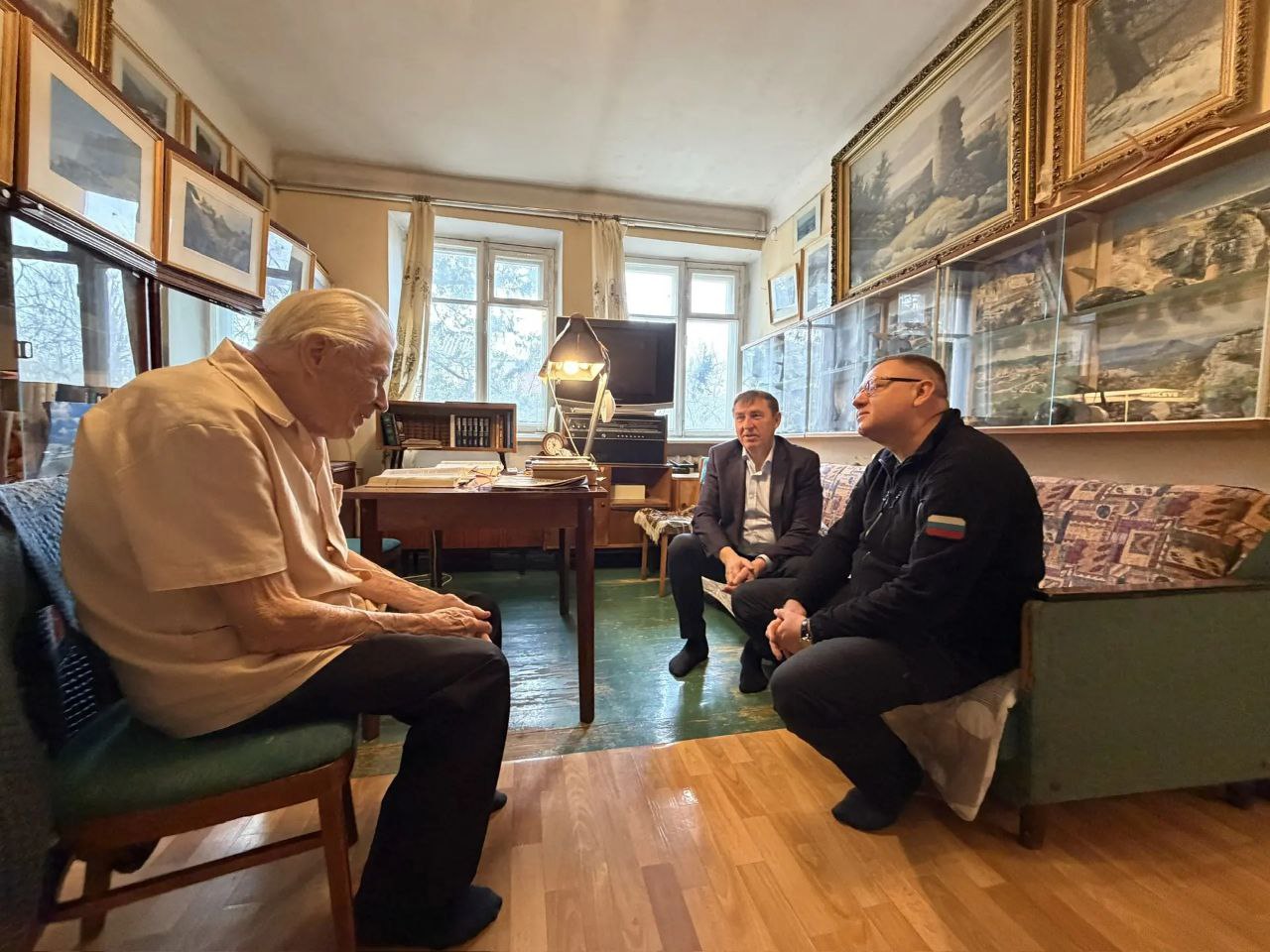 Юрий Гоцанюк: В преддверии Дня защитника Отечества — огромная честь лично поздравить ветерана Великой Отечественной войны Георгия Николаевича Рубиновского с праздником Юрий Гоцанюк: В преддверии Дня защитника Отечества — огромная честь лично поздравить ветерана Великой Отечественной войны Георгия Николаевича Рубиновского с праздником