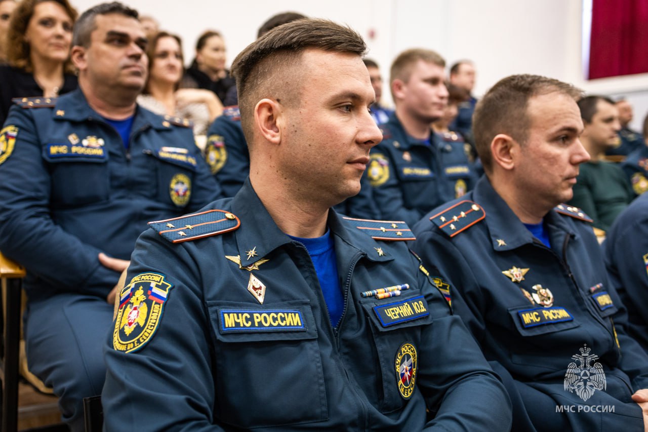 Торжественное собрание в канун Дня защитника Отечества состоялось в МЧС России по Севастополю Торжественное собрание в канун Дня защитника Отечества состоялось в МЧС России по Севастополю