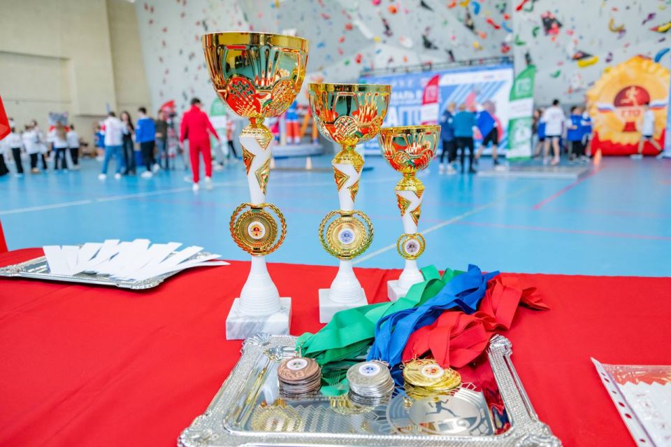 ������ ����������: ����� 150 ������������� ���������� ���� ������� ������� � ��������� �Za��λ � �������������� �� ��������