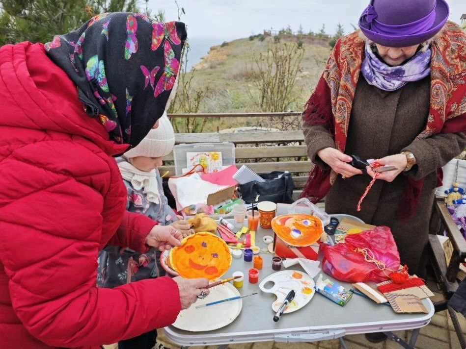 Весело и с пользой!. Последний день масленичной недели с размахом отпраздновали в ТОС "Лукоморье" Атмосферу настоящего народного гулянья создавали аниматоры и народный ансамбль Весело и с пользой!. Последний день масленичной недели с размахом отпраздновали в ТОС "Лукоморье" Атмосферу настоящего народного гулянья создавали аниматоры и народный ансамбль