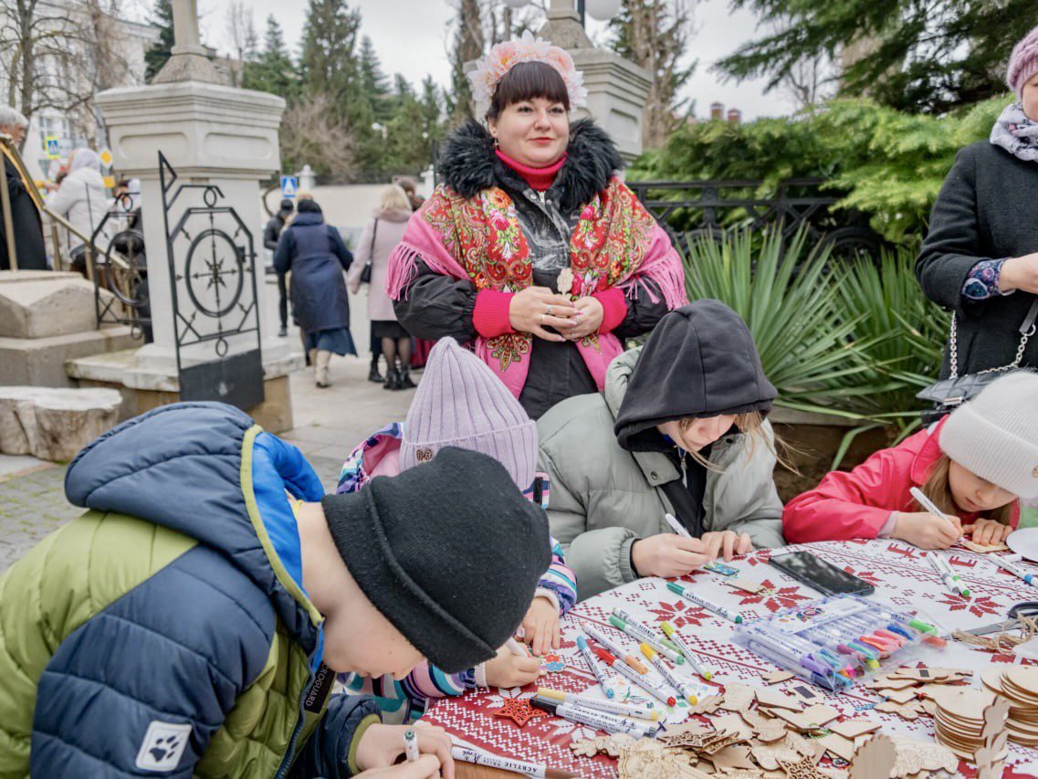 Учреждения культуры Севастополя поддержали благотворительную ярмарку Гуманитарной миссии Учреждения культуры Севастополя поддержали благотворительную ярмарку Гуманитарной миссии