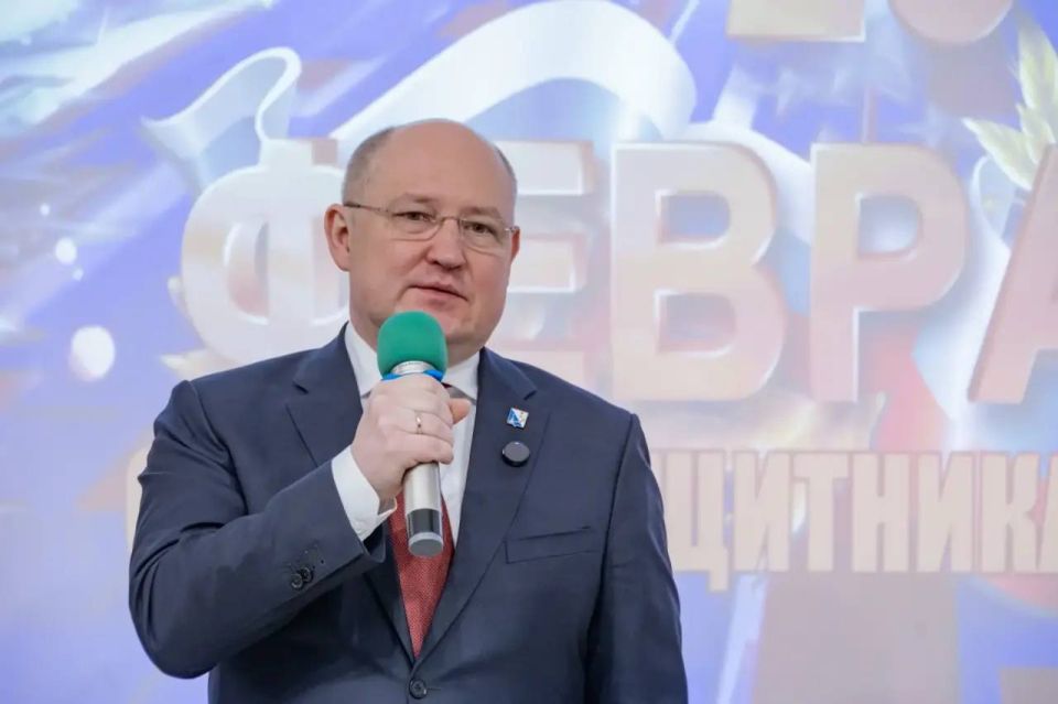 Михаил Развожаев: Сегодня с удовольствием участвовал в традиционной дружеской встрече, которая прошла в музейном историко-мемориальном комплексе «35-я береговая батарея» и была посвящена Дню защитника Отечества и Дню... Михаил Развожаев: Сегодня с удовольствием участвовал в традиционной дружеской встрече, которая прошла в музейном историко-мемориальном комплексе «35-я береговая батарея» и была посвящена Дню защитника Отечества и Дню...