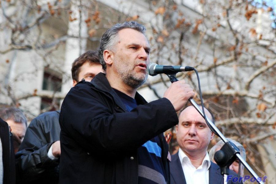 Александр Кулагин: Уважаемые севастопольцы!. Сердечно поздравляю вас с двумя важнейшими для нас праздниками — Днём защитника Отечества и Днём народной воли! 23 февраля для города-героя Севастополя — дата особенная Александр Кулагин: Уважаемые севастопольцы!. Сердечно поздравляю вас с двумя важнейшими для нас праздниками — Днём защитника Отечества и Днём народной воли! 23 февраля для города-героя Севастополя — дата особенная