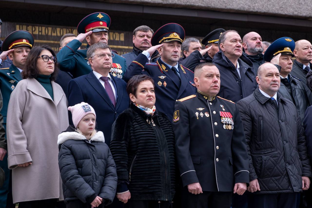 Начальник УМВД России по г.Севастополю генерал-майор полиции Сергей Сигунов принял участие в торжественном мероприятии, посвящённом Дню защитника Отечества Начальник УМВД России по г.Севастополю генерал-майор полиции Сергей Сигунов принял участие в торжественном мероприятии, посвящённом Дню защитника Отечества