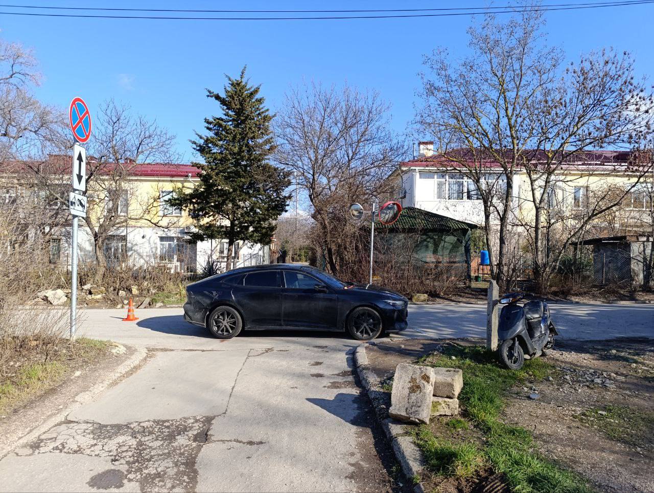 Госавтоинспекция устанавливает обстоятельства ДТП на улице Павла Дыбенко Госавтоинспекция устанавливает обстоятельства ДТП на улице Павла Дыбенко