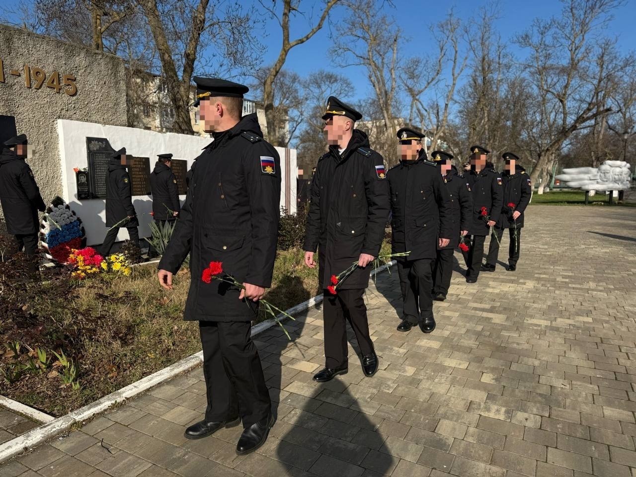 Торжественный митинг прошёл в честь Дня защитника Отечества и Дня народной воли в городе Севастополе Торжественный митинг прошёл в честь Дня защитника Отечества и Дня народной воли в городе Севастополе
