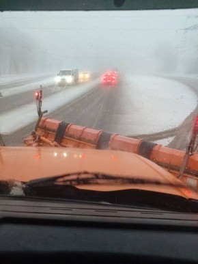 На перевалах Крыма ухудшилась погода, идет снег