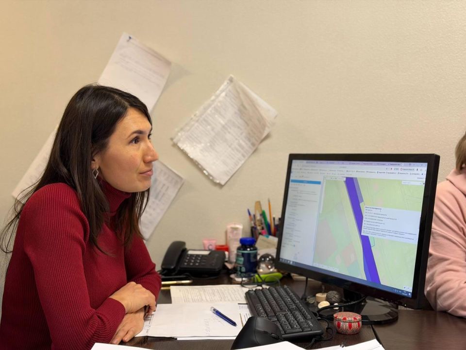 Татьяна Лобач: Работа в регионе: сегодня председатели Балаклавского района при содействии моего помощника Тимофея Цымбалистого встретились со специалистам Департамента архитектуры и градостроительства (далее — ДАиГ)