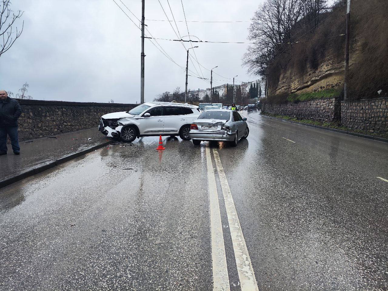 На улице Героев Севастополя произошло ДТП с пострадавшим На улице Героев Севастополя произошло ДТП с пострадавшим