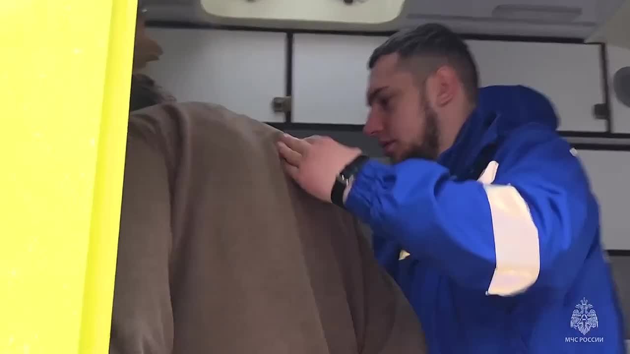 Спасли четверых студентов и преподавателя – условно, в рамках учений МЧС России в Севастополе