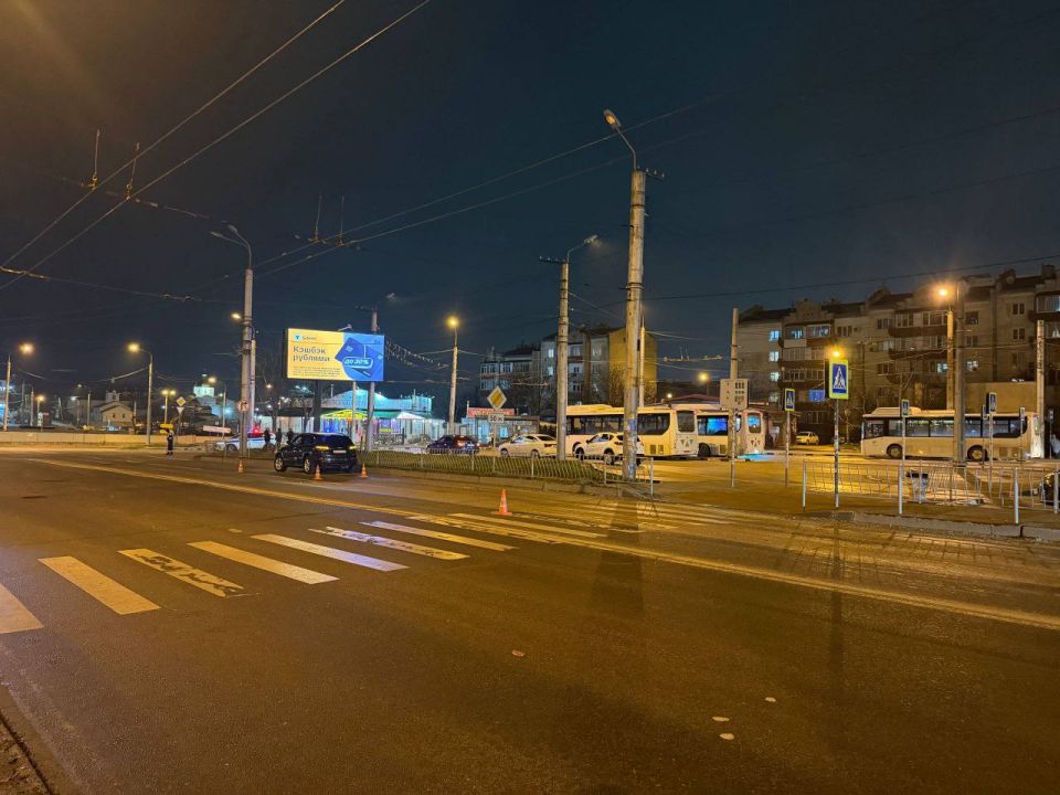 В Севастополе водитель Audi сбила 13-летнего мальчика на пешеходном переходе В Севастополе водитель Audi сбила 13-летнего мальчика на пешеходном переходе