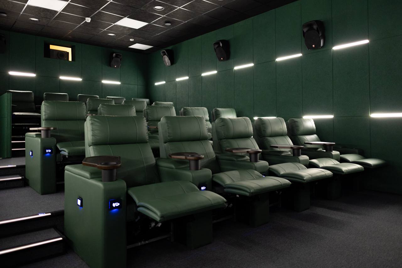 Новый премиальный кинозал, оборудованный по самым передовым технологиям, открылся на территории Нового Херсонеса