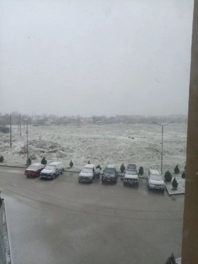 Снежным пейзажем района улицы Горпищенко поделился наш читатель Сергей