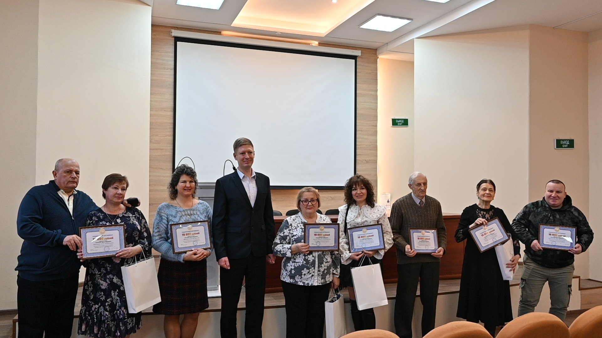 Своевременная оплата услуг теплоснабжения может стать приятным сюрпризом - в Севастополе наградили победителей акции «Теплый год в подарок»