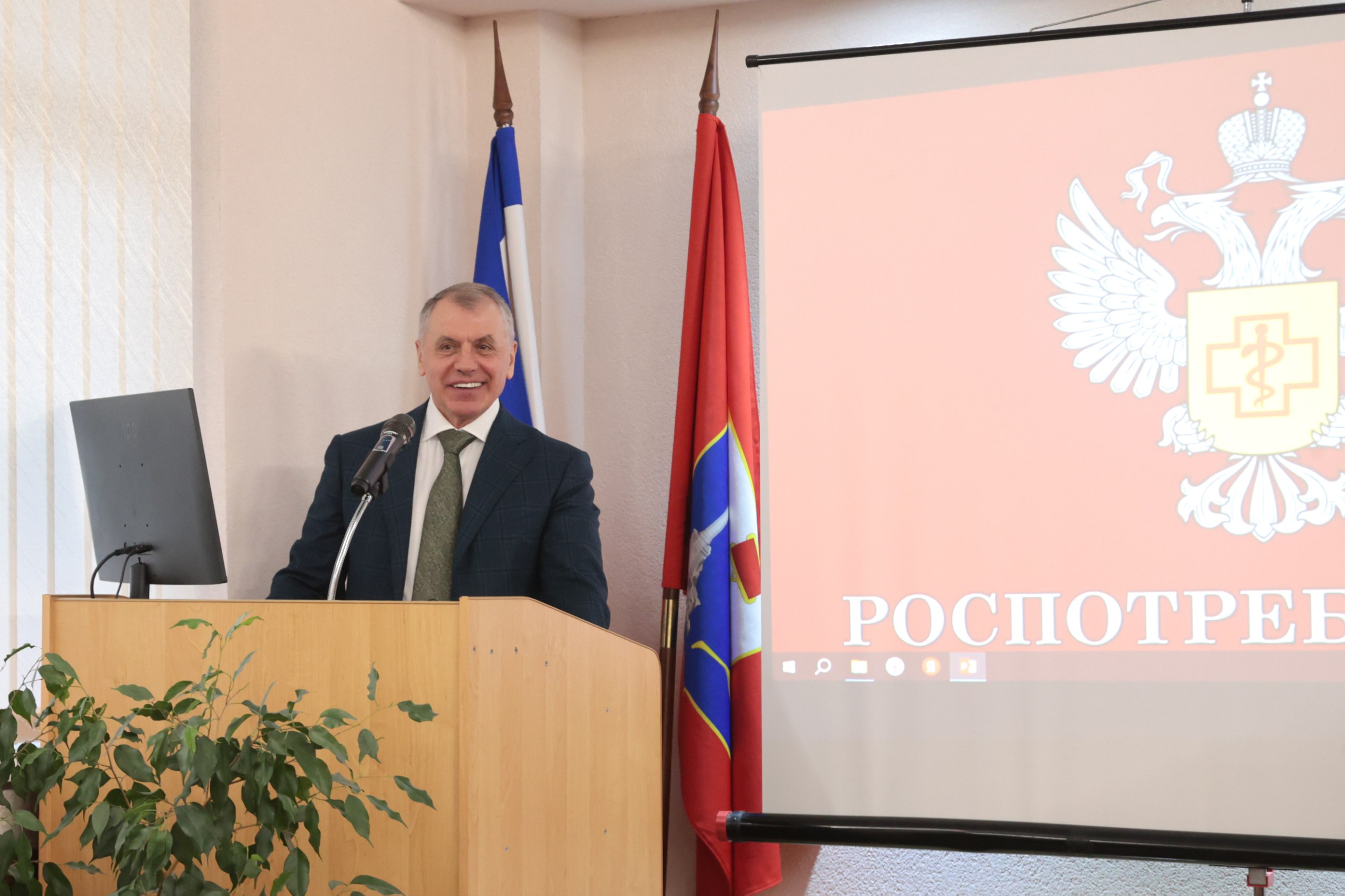 Владимир Константинов: Между Государственным Советом Крыма и Межрегиональным управлением Роспотребнадзора по РК и г. Севастополю выстроено конструктивное взаимодействие Владимир Константинов: Между Государственным Советом Крыма и Межрегиональным управлением Роспотребнадзора по РК и г. Севастополю выстроено конструктивное взаимодействие