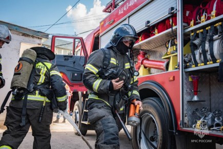 В Севастополе на пожаре спасли пять человек