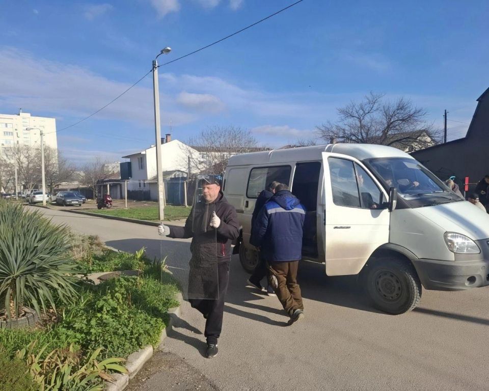 На улице Маршала Крылова в Севастополе устранили повреждения домов после атаки ВСУ