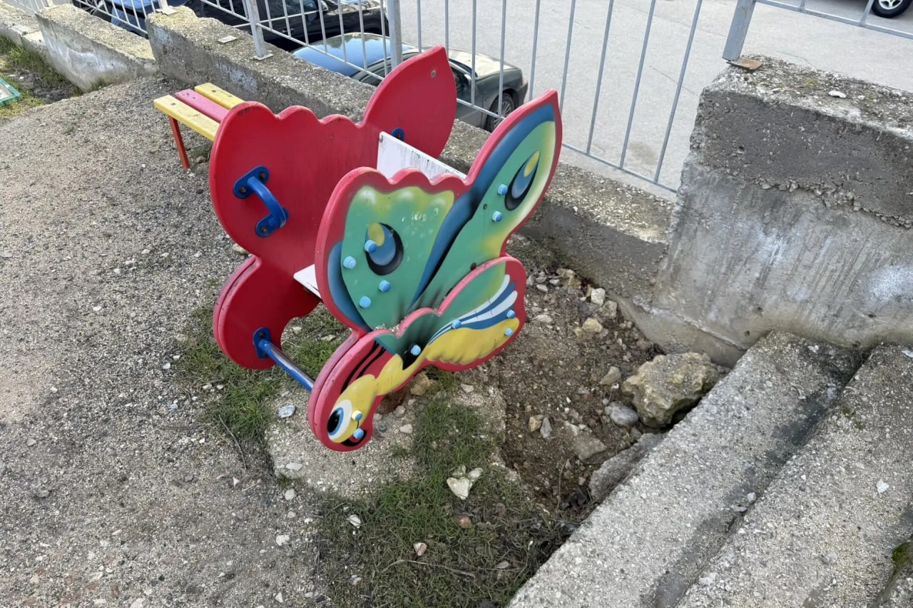 Прокуратура Нахимовского района добивается обеспечения безопасности детских игровых площадок Прокуратура Нахимовского района добивается обеспечения безопасности детских игровых площадок