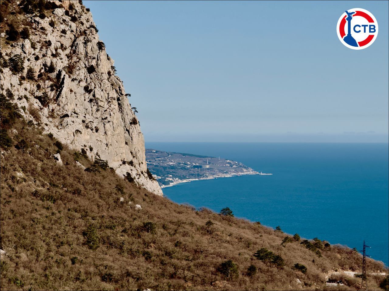 Когда воздух прозрачен, а небо слепит лазурью Когда воздух прозрачен, а небо слепит лазурью