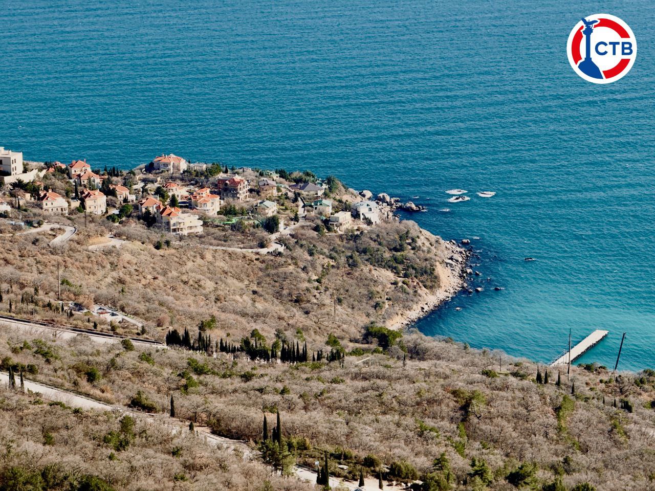 Когда воздух прозрачен, а небо слепит лазурью Когда воздух прозрачен, а небо слепит лазурью