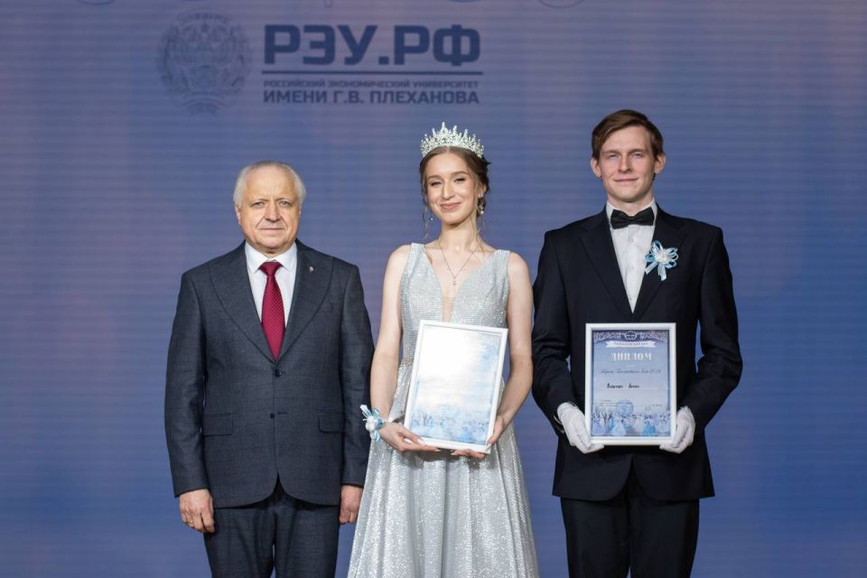 Эстетика сквозь века: Плехановский бал в самом сердце Севастополя! Эстетика сквозь века: Плехановский бал в самом сердце Севастополя!