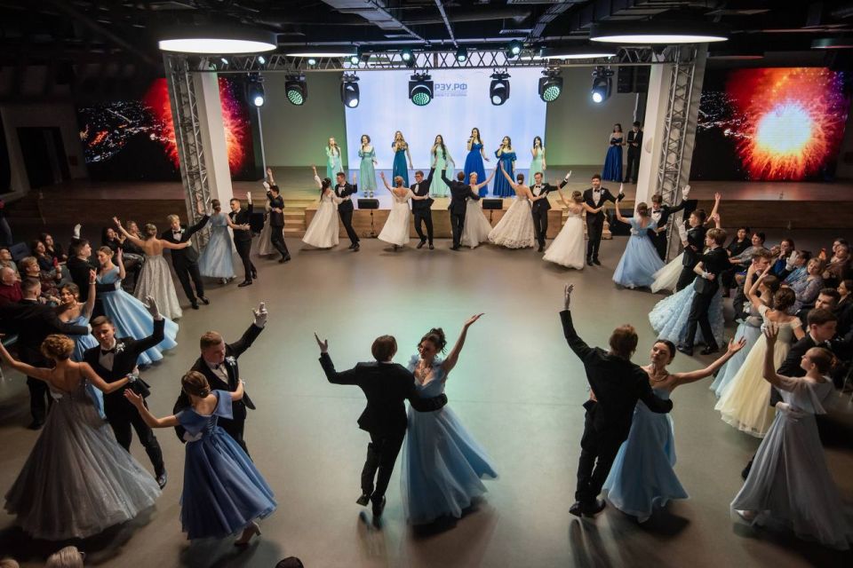 Эстетика сквозь века: Плехановский бал в самом сердце Севастополя! Эстетика сквозь века: Плехановский бал в самом сердце Севастополя!