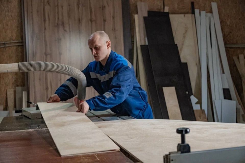 В Севастополе поддерживают рост производства мягкой мебели В Севастополе поддерживают рост производства мягкой мебели