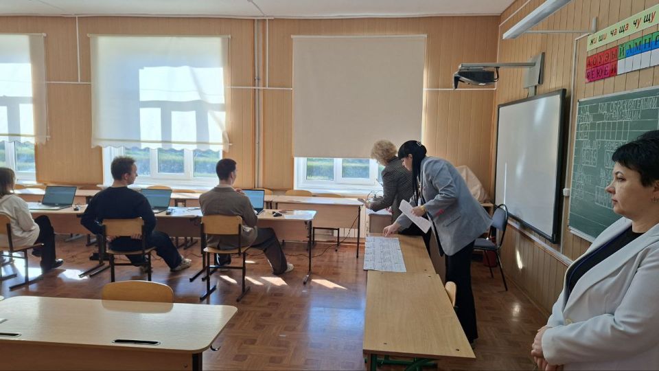 Севастопольские одиннадцатиклассники тренируются сдавать ЕГЭ!