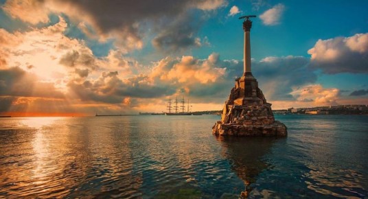 Ученых севастопольского Гидрофиза наградили за спасение Черного моря от мазута