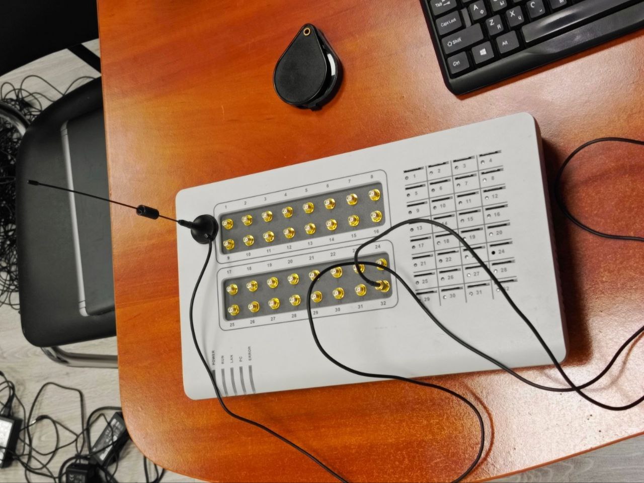 В Севастополе прокуратура направила в суд уголовное дело в отношении участника организованной группы, которая обеспечивала функционирование сим-боксов