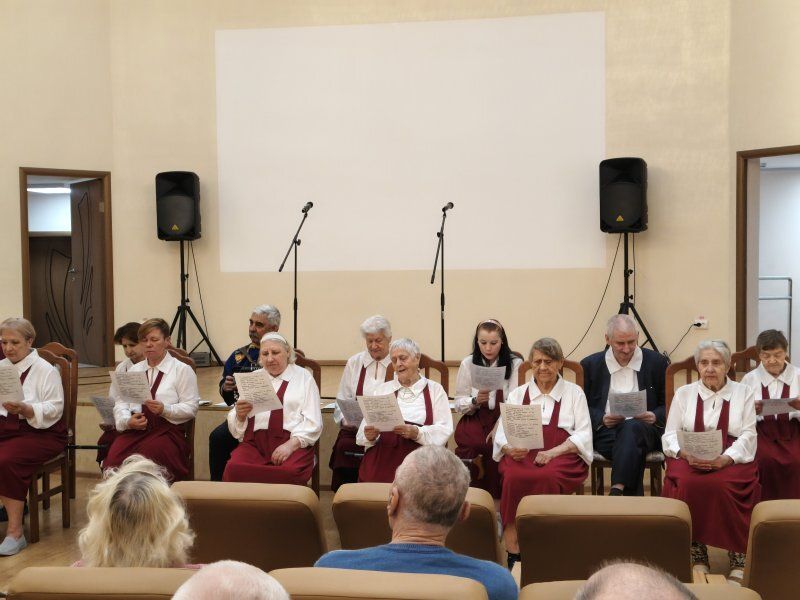 Хор севастопольского интерната отметил 10-летие Хор севастопольского интерната отметил 10-летие