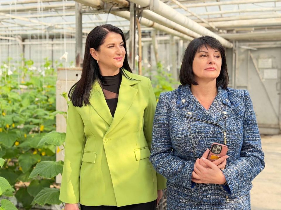 Татьяна Лобач: Вместе с заместителем главы Балаклавского муниципального округа Юлией Липовкой посетили предприятие ООО «Севагросоюз» в Севастополе Татьяна Лобач: Вместе с заместителем главы Балаклавского муниципального округа Юлией Липовкой посетили предприятие ООО «Севагросоюз» в Севастополе