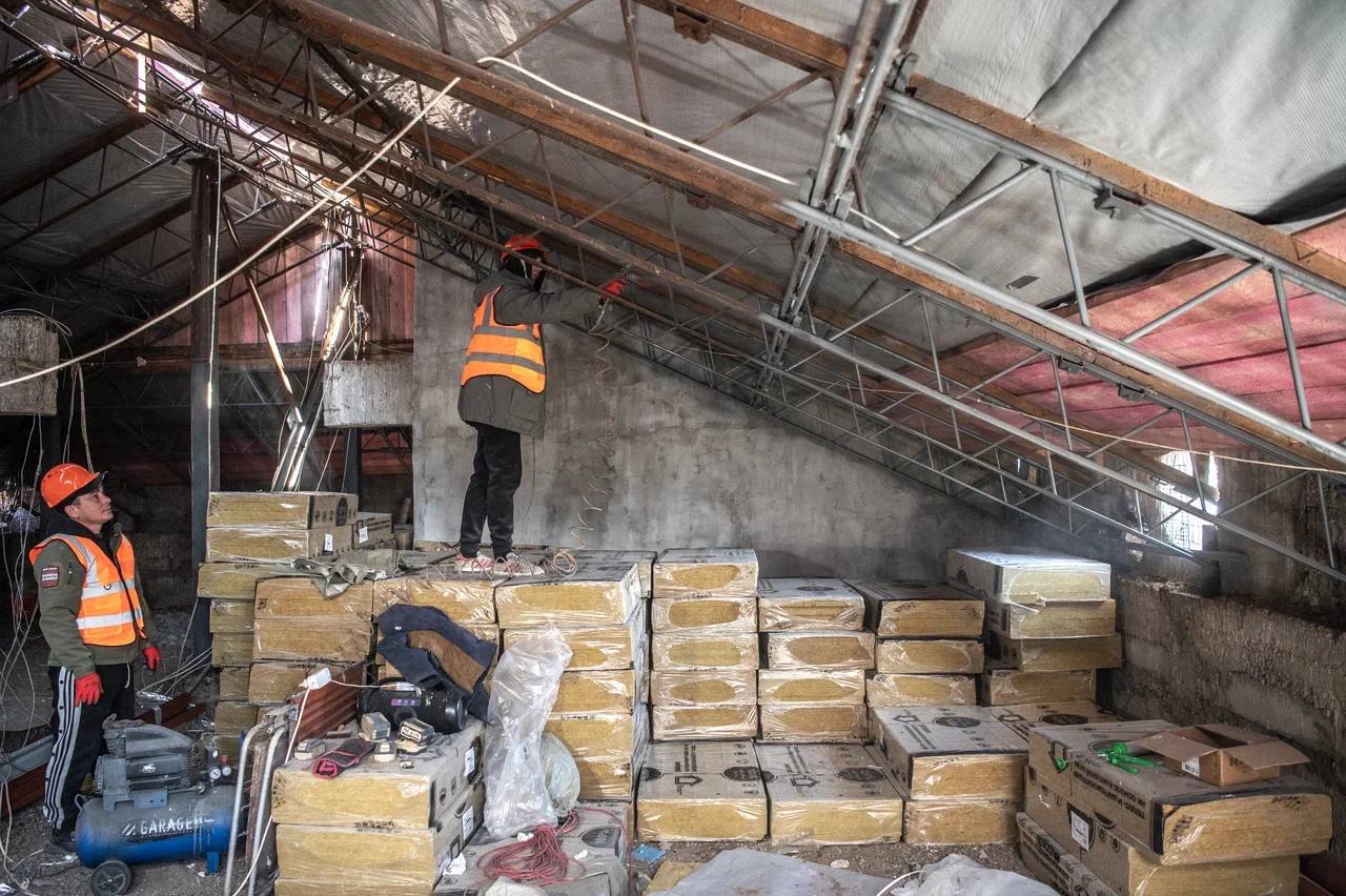 Михаил Развожаев: Продолжаем приводить в порядок севастопольские крыши Михаил Развожаев: Продолжаем приводить в порядок севастопольские крыши