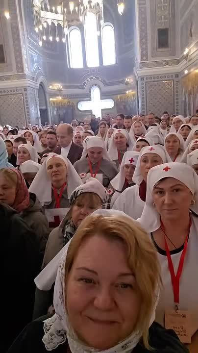 Сёструшки. Дорогие сестрички, выхаживающие самых тяжёлых…