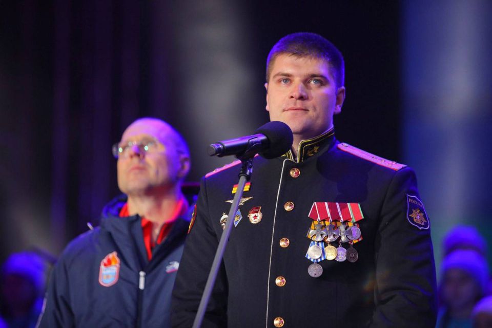 Михаил Развожаев: Участник программы «Севастополь — город героев» Андрей Хорошилов стал почётным гостем артековской «Встречи перед расставанием»