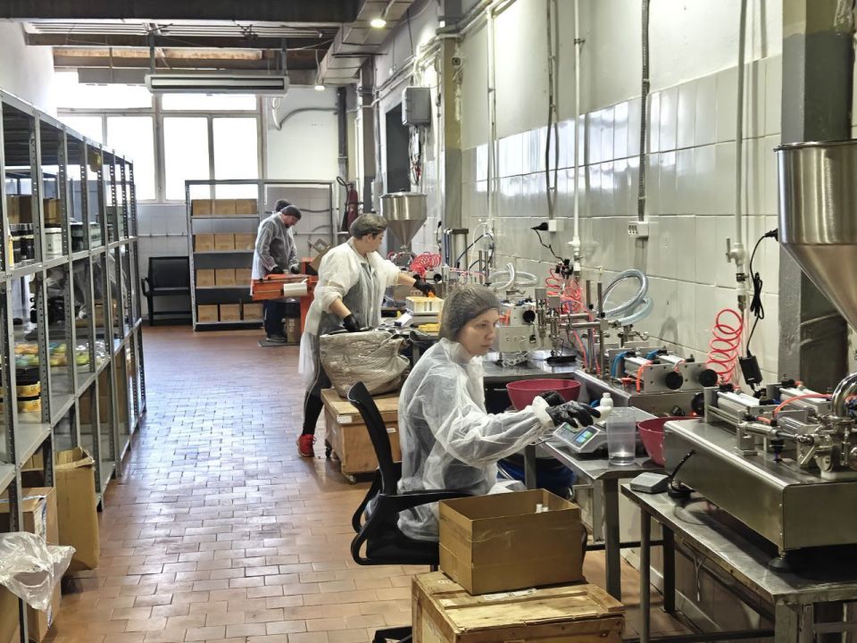 Господдержка помогает севастопольским производителям косметики наращивать мощность