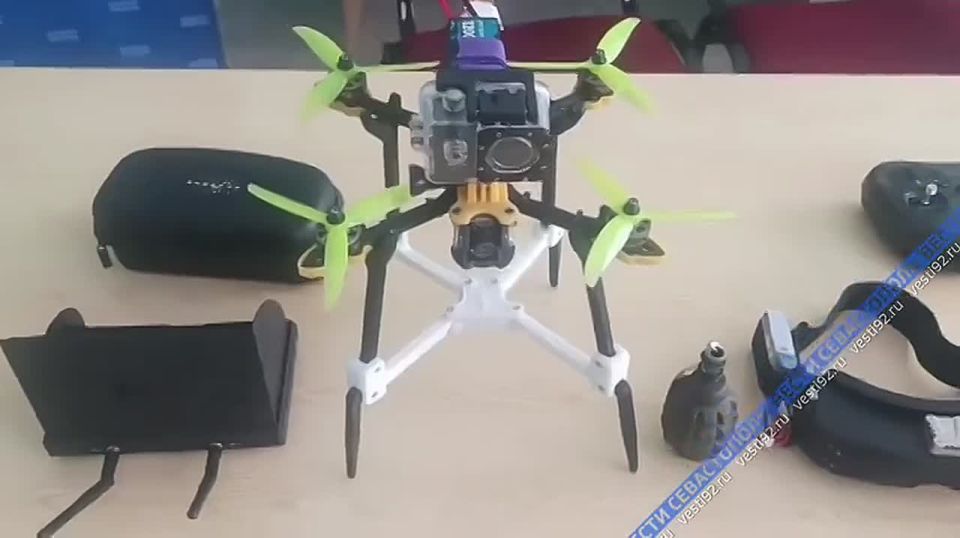 Командир спецподразделения «Беркут» во время событий Крымской весны Сергей Колбин встретился со студентами Севастопольского судостроительного колледжа