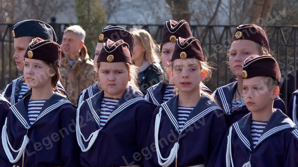 Аллею памяти заложили в Севастопольской школе №32