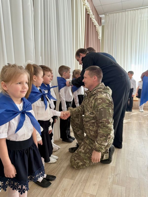 В ГБ ДОУ города Севастополя "Детский сад № 103" в поселке Кача прошли торжественные мероприятия, приуроченные ко Дню воссоединения Крыма и города Севастополя с Россией!