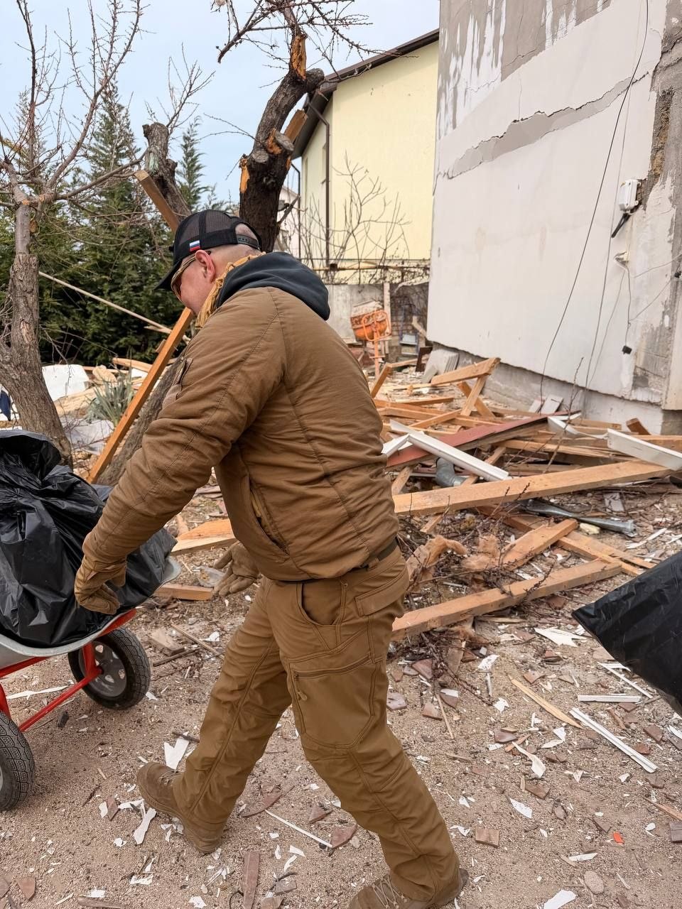 Своих не бросаем. Это не лозунг — это образ жизни севастопольцев Своих не бросаем. Это не лозунг — это образ жизни севастопольцев