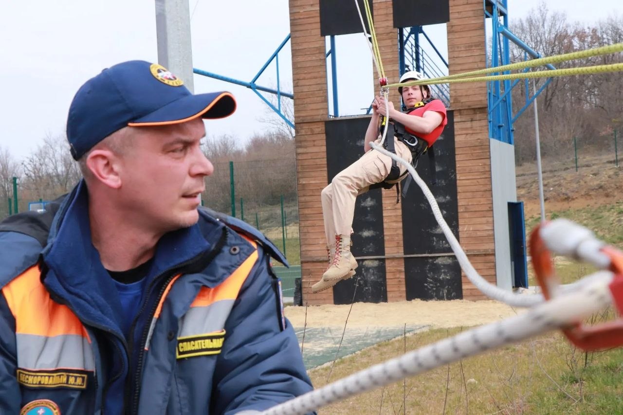 В пожарно-спасательной части села Павловка прошла встреча с молодежью В пожарно-спасательной части села Павловка прошла встреча с молодежью